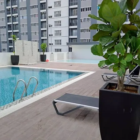 Impiana Homestay Near Putrajaya, Cyberjaya, Musliem Only,Wifi,Netflix Kampung Dengkil Luaran gambar