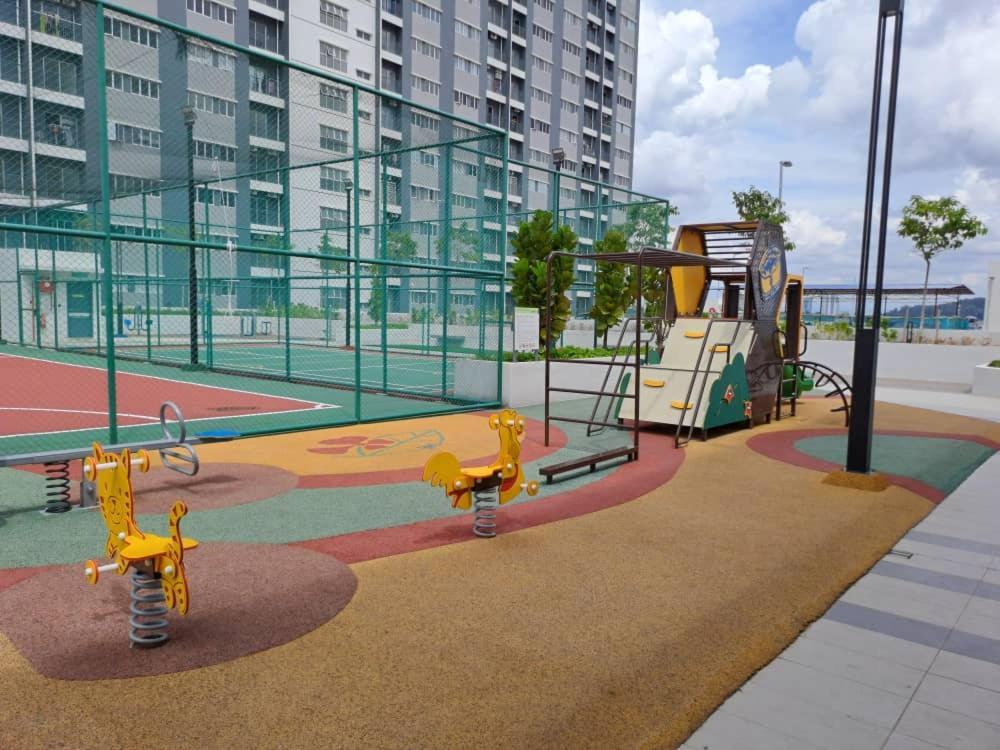 Impiana Near Putrajaya, Cyberjaya, Musliem Only,wifi,netflix