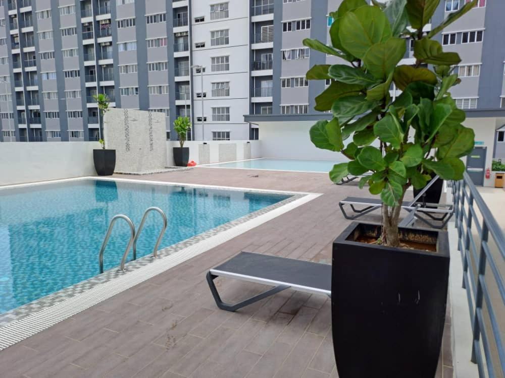 Impiana Near Putrajaya, Cyberjaya, Musliem Only,wifi,netflix Apartment *