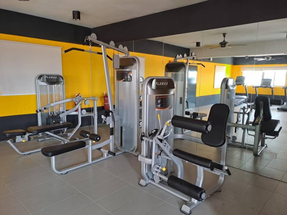 Impiana Near Putrajaya, Cyberjaya, Musliem Only,wifi,netflix