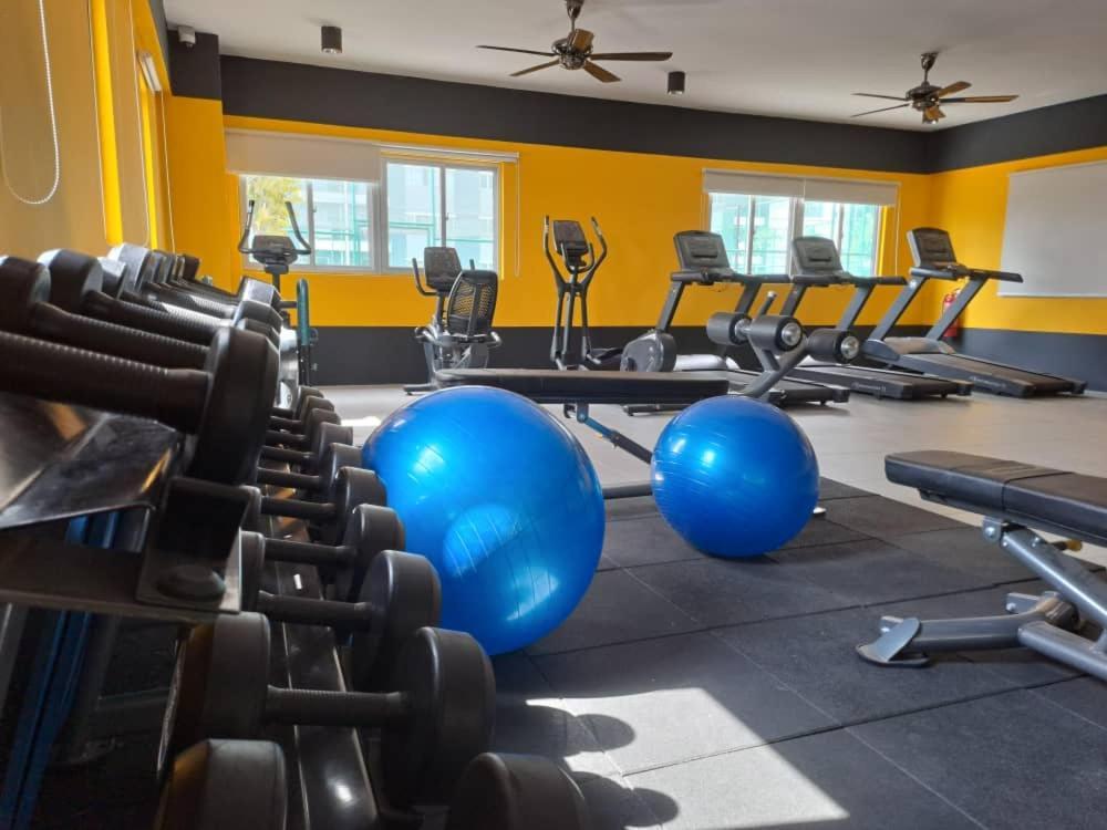 Impiana Near Putrajaya, Cyberjaya, Musliem Only,wifi,netflix * Kampung Dengkil