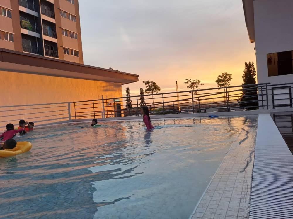 Impiana Near Putrajaya, Cyberjaya, Musliem Only,wifi,netflix Apartment