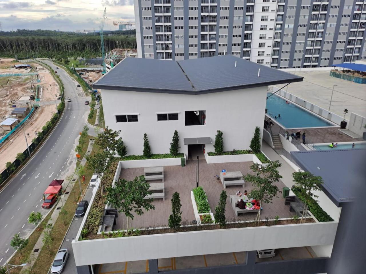 Impiana Near Putrajaya, Cyberjaya, Musliem Only,wifi,netflix * Kampung Dengkil